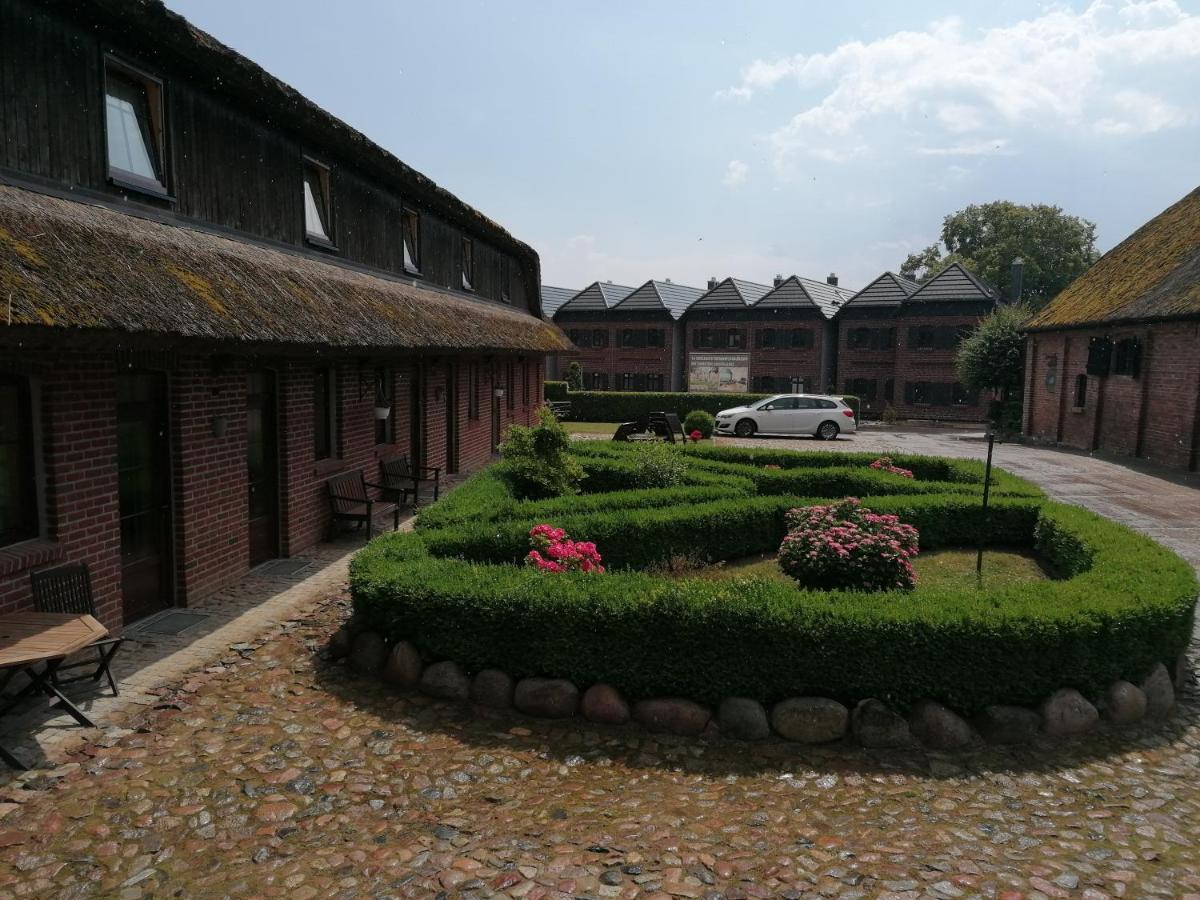 Gasthof-Ferienwohnungen-Kliesow'S Reuse Alt Reddevitz Exterior photo